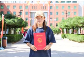 播放成人插入美女视频【新生报到】“北音温度”助力梦想起航！